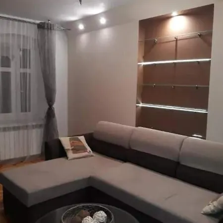 Pokoje Uniwersytecka Apartment *